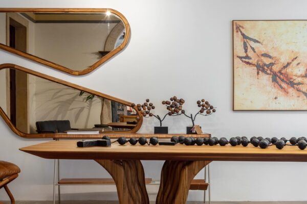 luxur_furniture_tampa_uultis_dining_table